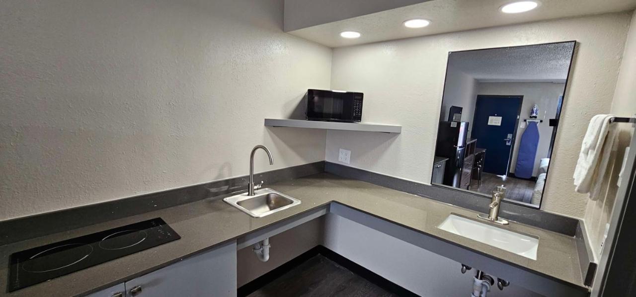 Surestay Studio By Best Western Victoria Eksteriør bilde